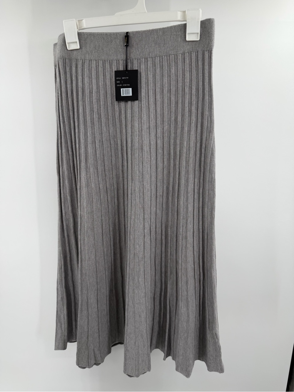 Milano Gray Ribbed Stretchy Soft Midi Skirt Size Large new with tags
